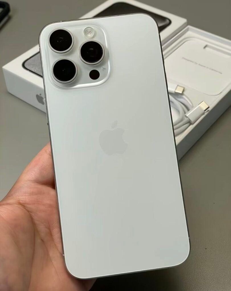 iPhone 15 Pro Max - White Titanium - 256GB